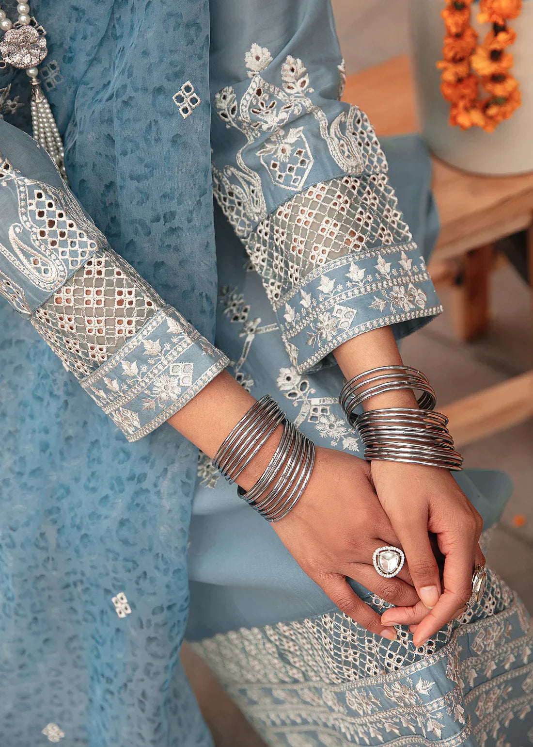 Mohagni | Muntazir Luxury Lawn 24 | CM-07 - Libasekhas