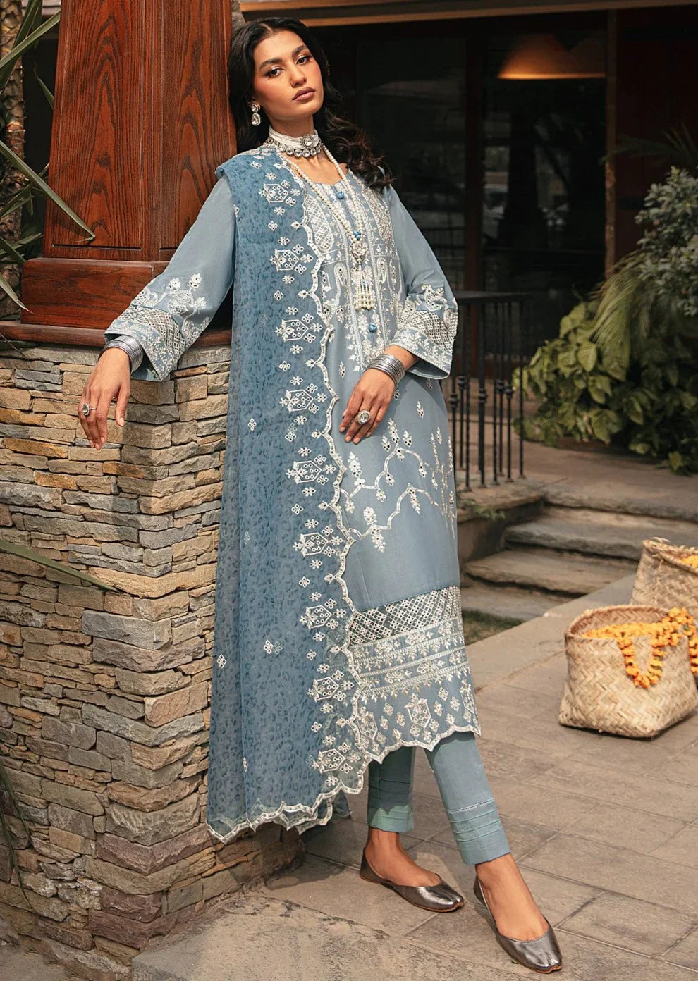 Mohagni | Muntazir Luxury Lawn 24 | CM-07 - Libasekhas