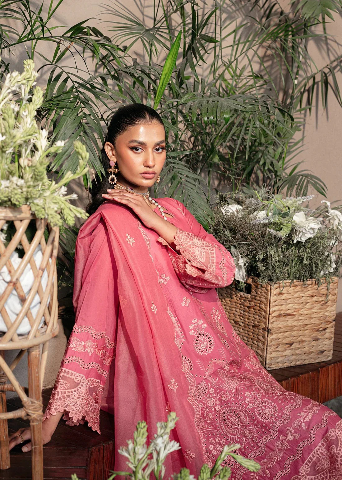 Mohagni | Muntazir Luxury Lawn 24 | CM-08 - Libasekhas