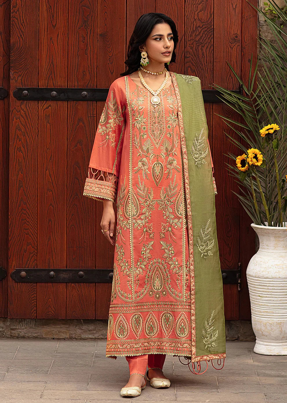 Mohagni | Muntazir Luxury Lawn 24 | CM-09 - Libasekhas