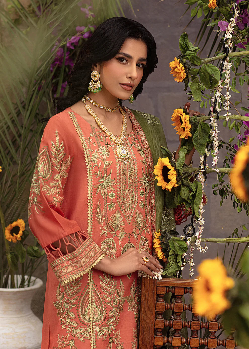 Mohagni | Muntazir Luxury Lawn 24 | CM-09 - Libasekhas