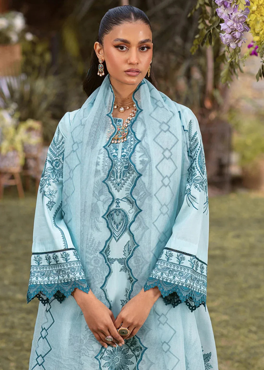 Mohagni | Muntazir Luxury Lawn 24 | CM-10 - Libasekhas