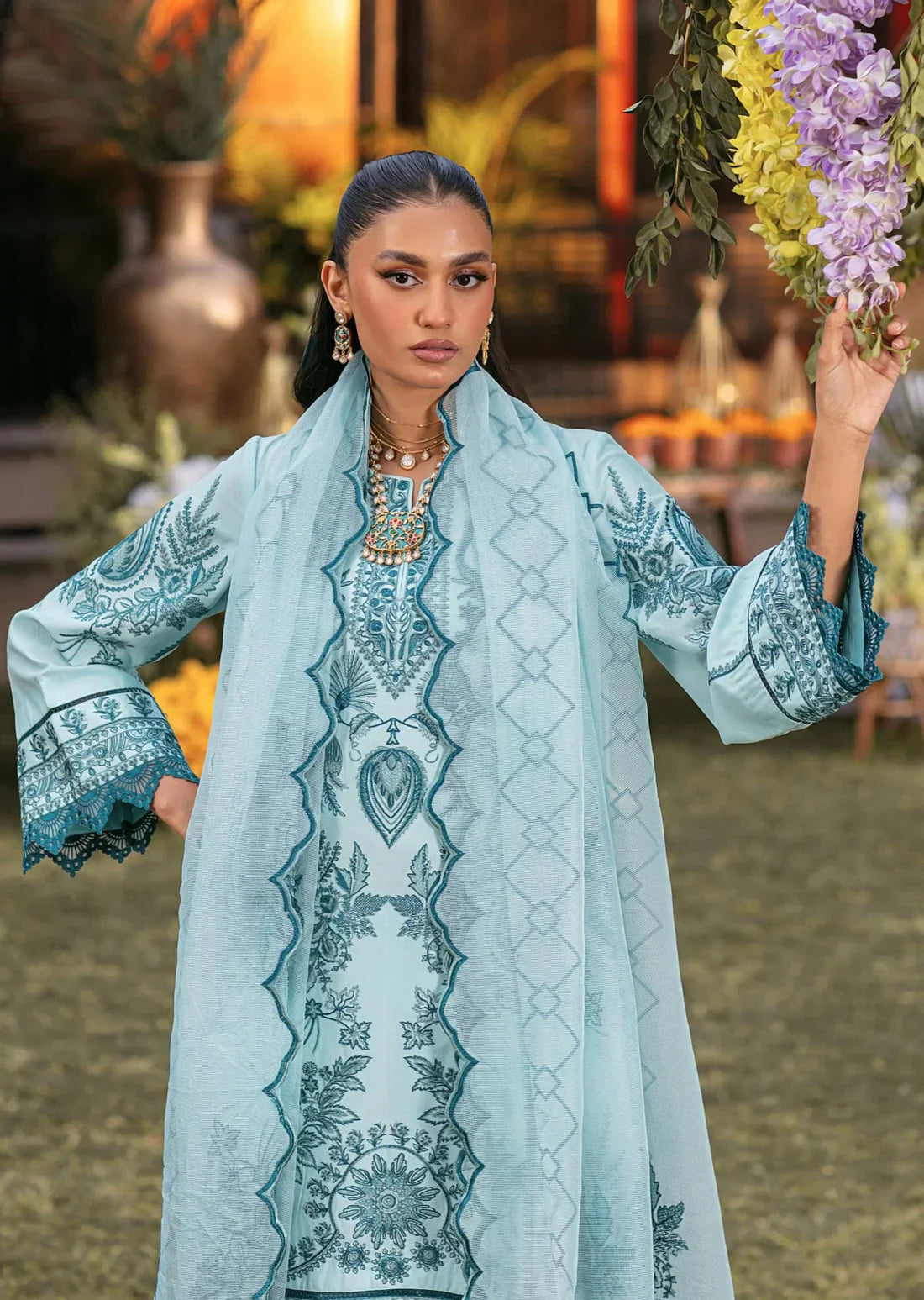 Mohagni | Muntazir Luxury Lawn 24 | CM-10 - Libasekhas