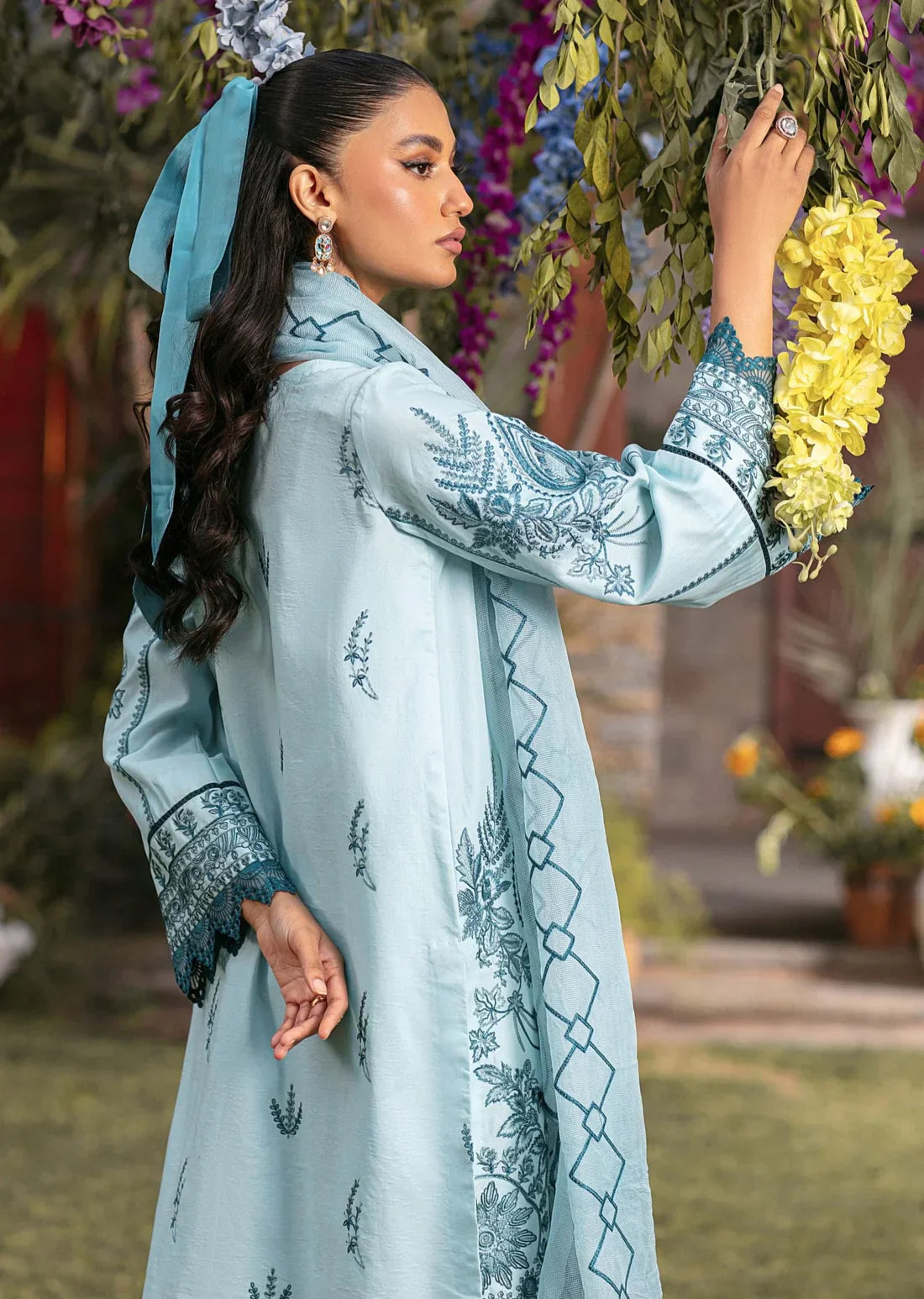 Mohagni | Muntazir Luxury Lawn 24 | CM-10 - Libasekhas