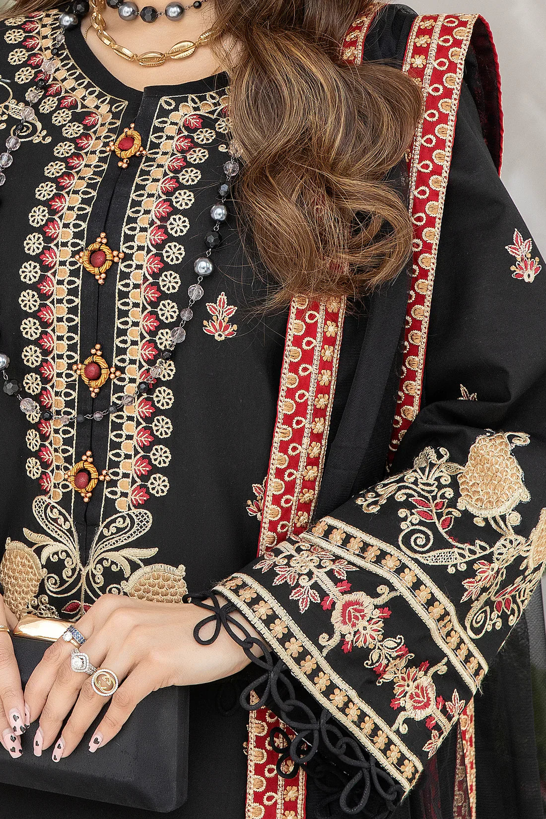 Mohagni | Muntazir Luxury Lawn 24 | AM-05 - Libasekhas