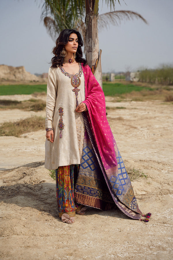 Nilofer Shahid | Verve Summer 24 | Verena (3pc)  Verve SS 24 - by - Libasekhas UK - Registered Vendor of : Nilofer Shahid - 100% Original Designer Dresss