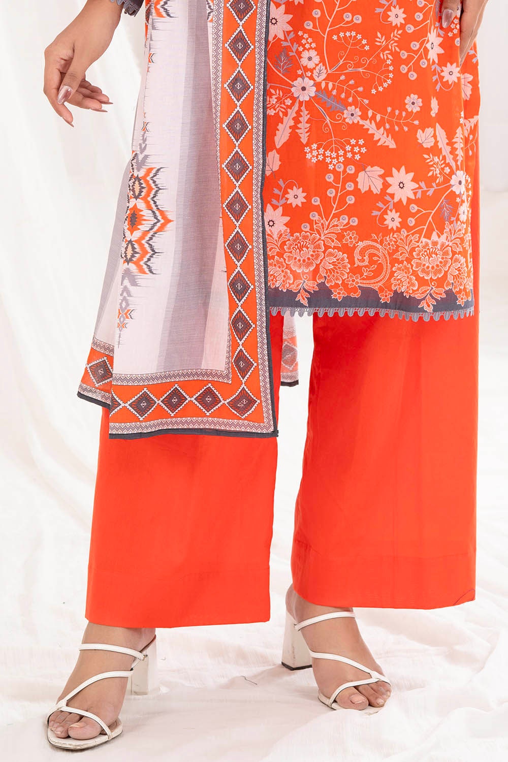 Gul Ahmed | Summer Special 25 |  CLP-52207 - by - Libasekhas UK - Registered Vendor of : Gul Ahmed - 100% Original Designer Dresss
