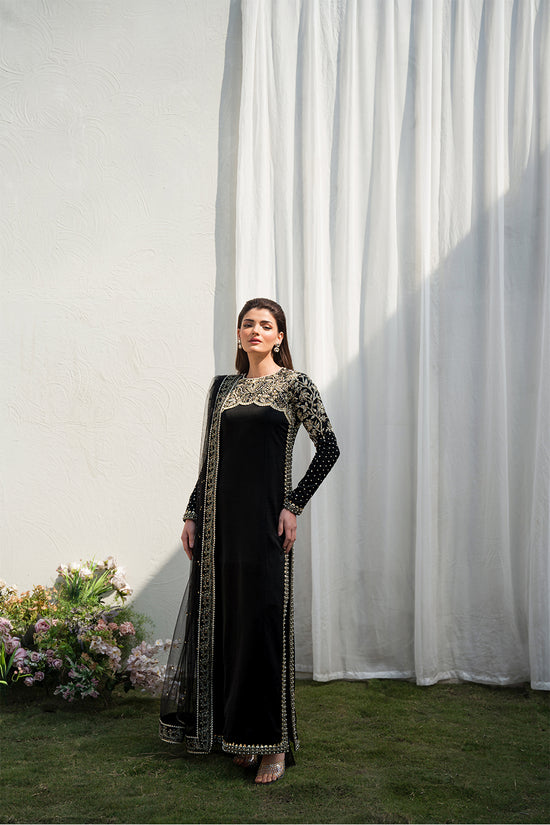 Raja Salahuddin | Love in Bloom | Black Lady - by - Libasekhas UK - Registered Vendor of : Raja Salahuddin - 100% Original Designer Dresss