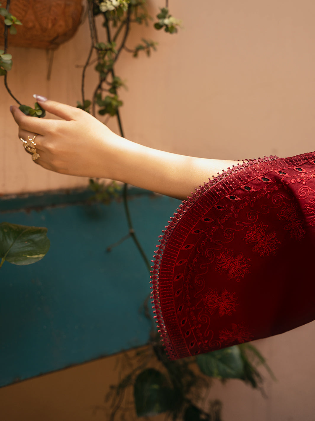 Izel | Dastak Luxury Lawn | REET - by - Libasekhas UK - Registered Vendor of : Izel - 100% Original Designer Dresss