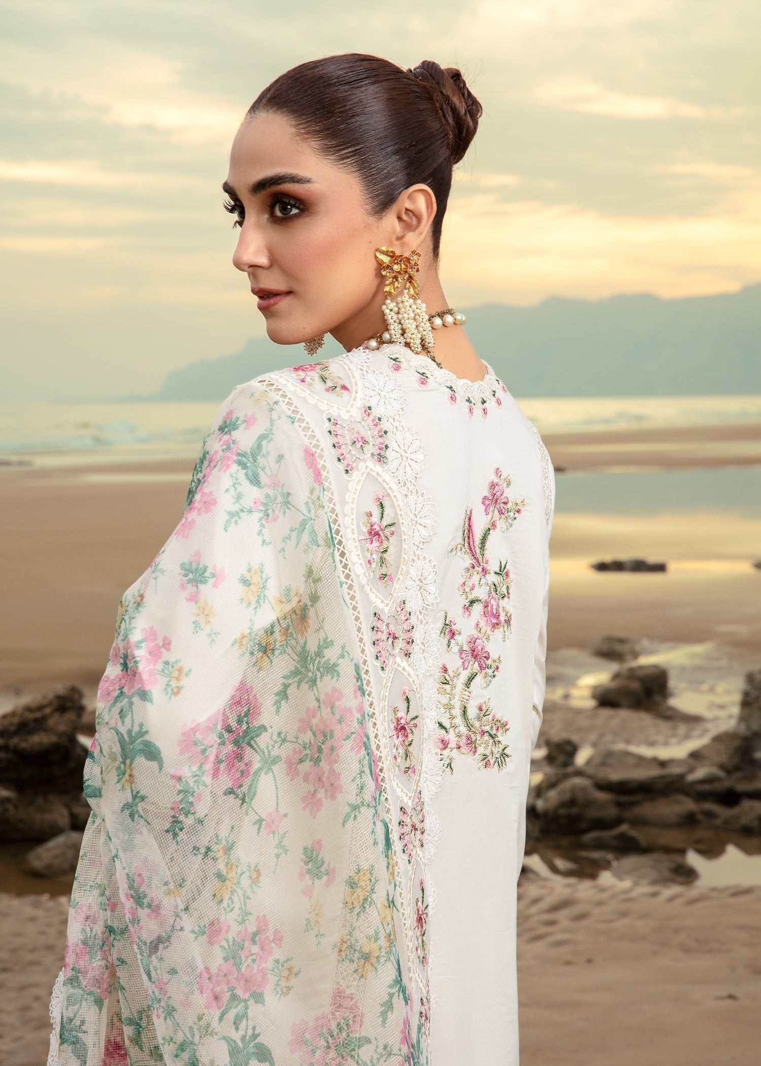 Crimson | Lawn 24 | Dove's Song - Cloud - Luxury -  Libasekhas