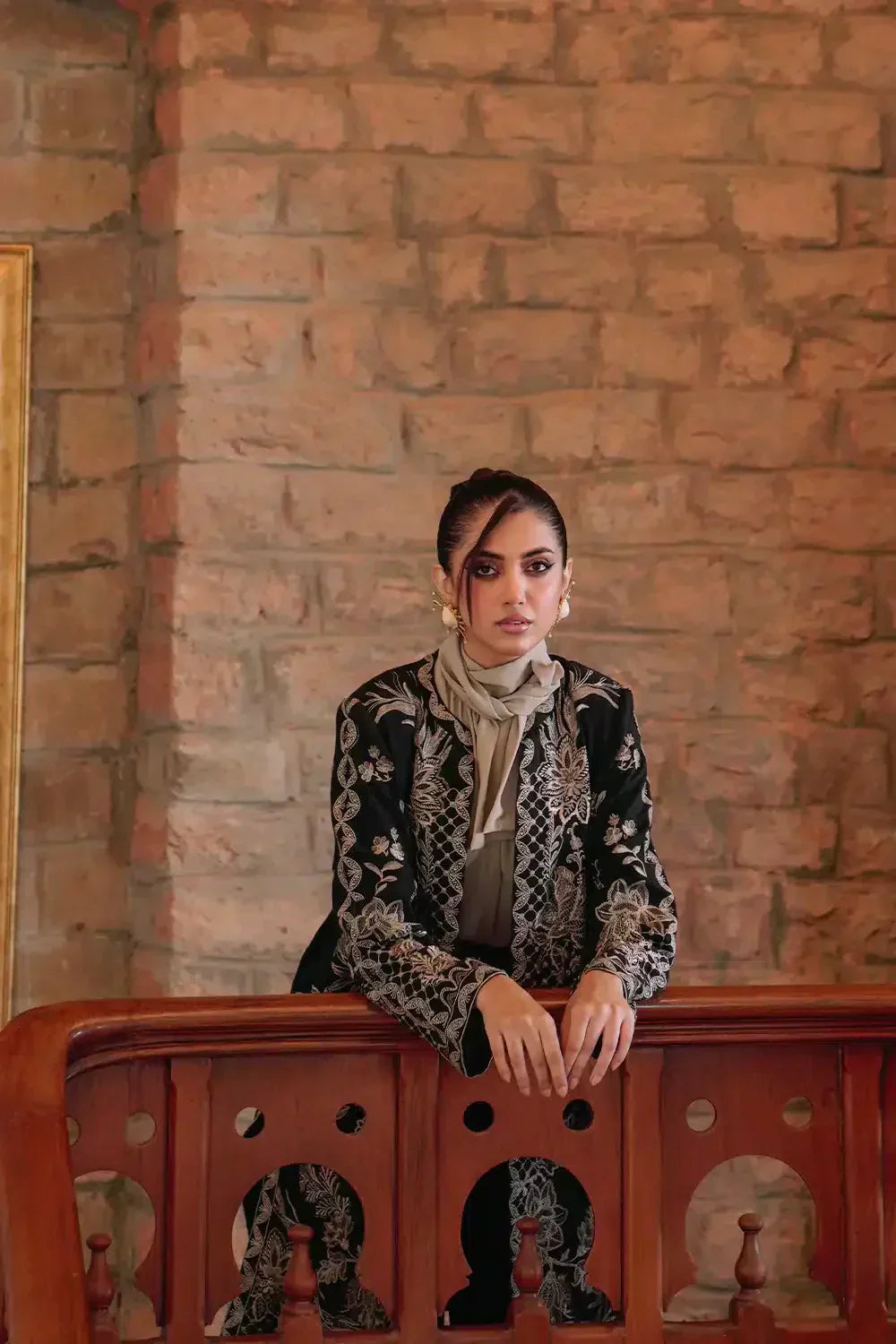 Saira Rizwan | Winter 23 | SALINA SR-05 - by - Libasekhas UK - Registered Vendor of : Saira Rizwan - 100% Original Designer Dresss