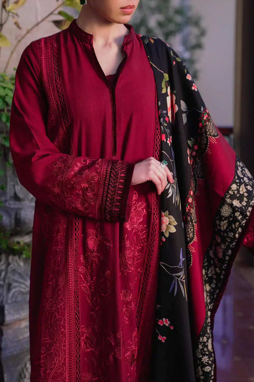 Saira Rizwan | Winter 23 | SOHA SR-08 - by - Libasekhas UK - Registered Vendor of : Saira Rizwan - 100% Original Designer Dresss