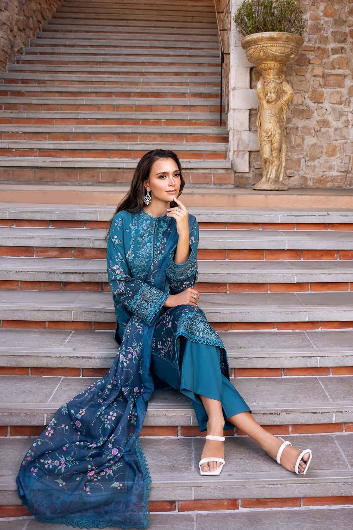 Afrozeh | Damask The Holiday Edit 25 | Rosheen B - by - Libasekhas UK - Registered Vendor of : Afrozeh - 100% Original Designer Dresss