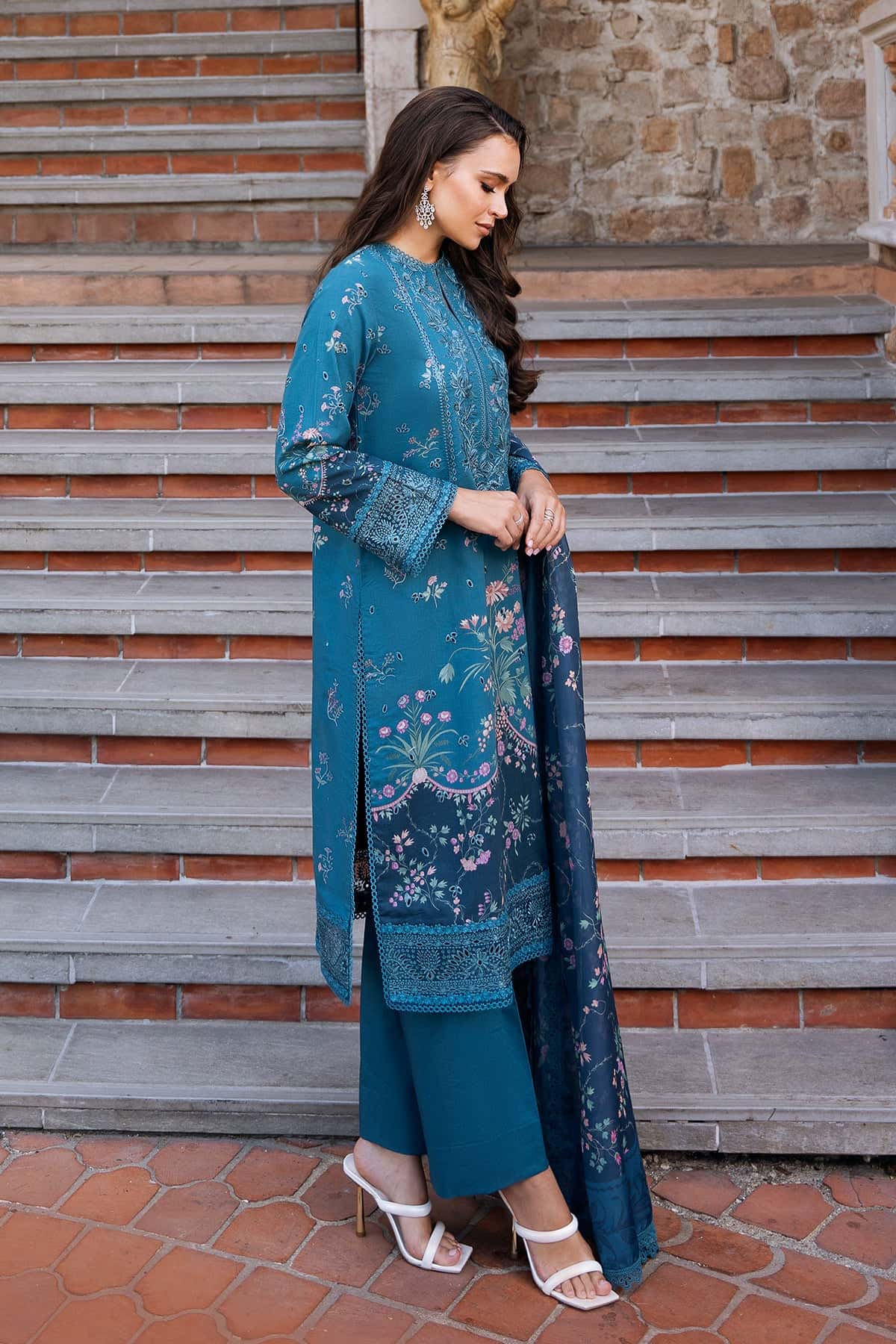 Afrozeh | Damask The Holiday Edit 25 | Rosheen B - by - Libasekhas UK - Registered Vendor of : Afrozeh - 100% Original Designer Dresss