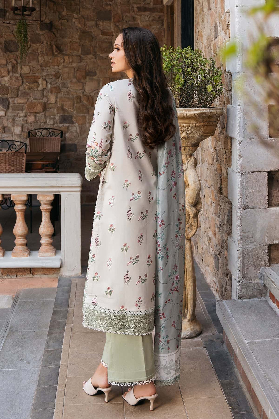 Afrozeh | Damask The Holiday Edit 25 | Rosheen A - by - Libasekhas UK - Registered Vendor of : Afrozeh - 100% Original Designer Dresss