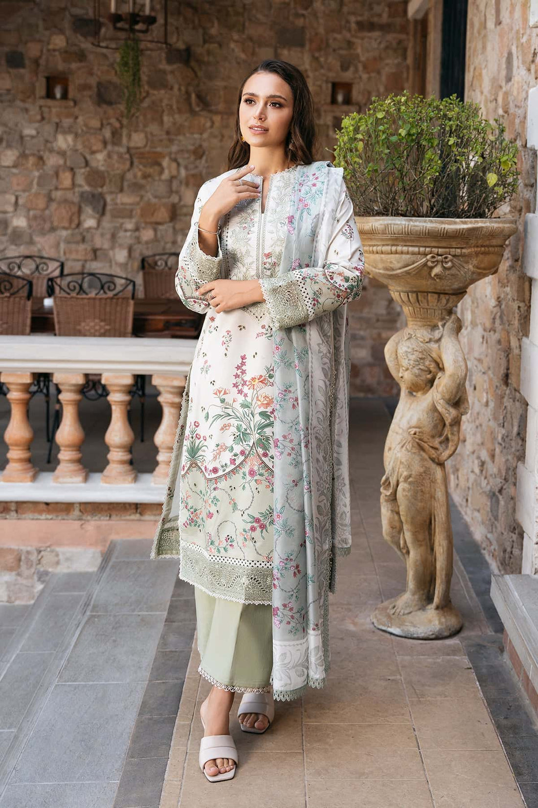 Afrozeh | Damask The Holiday Edit 25 | Rosheen A - by - Libasekhas UK - Registered Vendor of : Afrozeh - 100% Original Designer Dresss