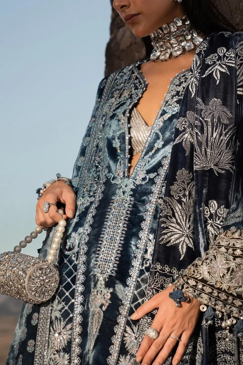 Sana Safinaz | Winter Luxury 23 | V231-005-CP - Libasekhas