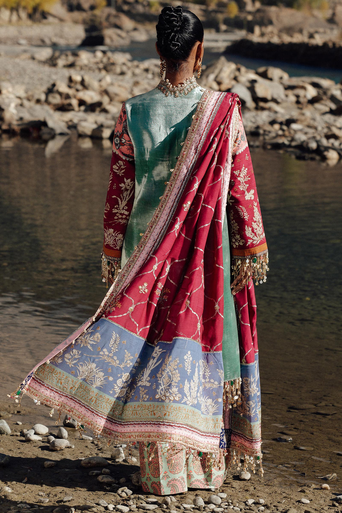 Sana Safinaz | Winter Shawl 24 | Velvet V241-006-3CP - Libasekhas