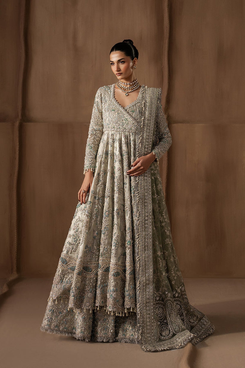 Romantic bridal dress in soft tones