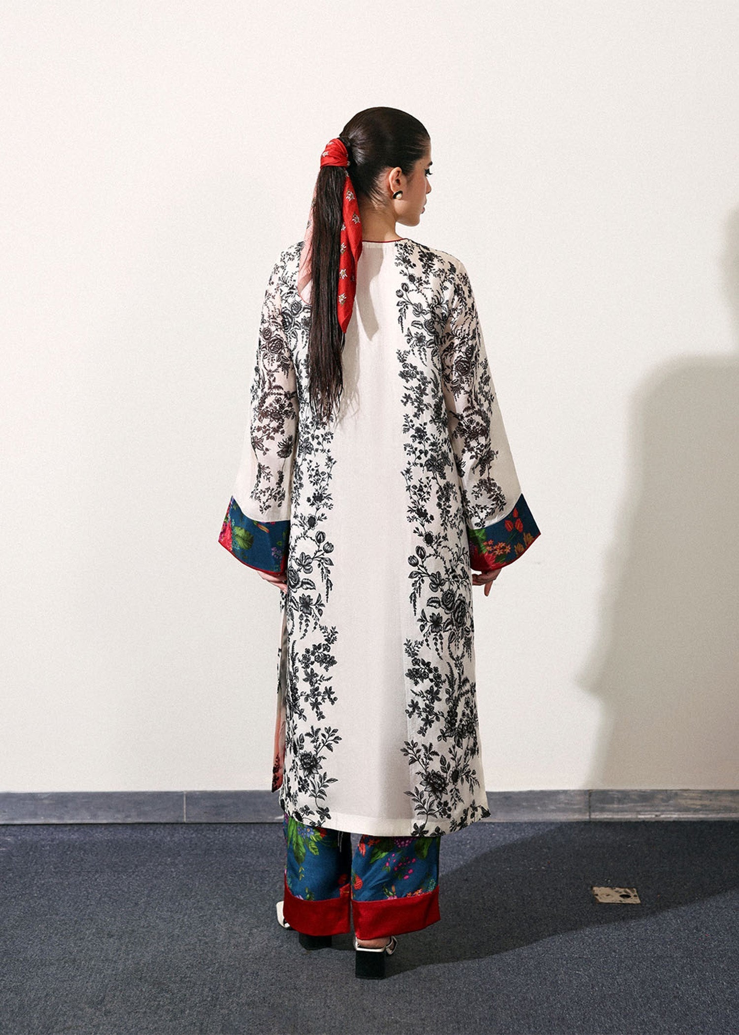Hussain Rehar | Pay Day | Ivraie - by Libasekhas UK - Registered Vendor of : Hussain Rehar - 100% Original Designer Dress