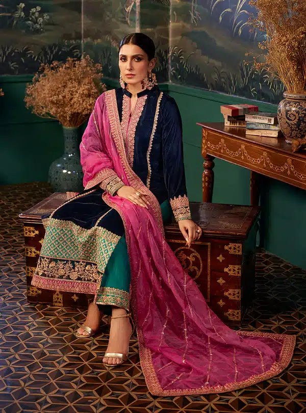 Zainab Chottani | Luxury Velvet Collection 23 | Amira - Libasekhas